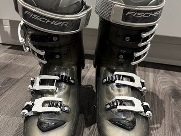 Winter sports: Fischer ski boots