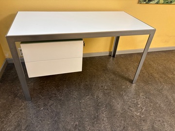 Gebruikte apparatuur: Modern bureau