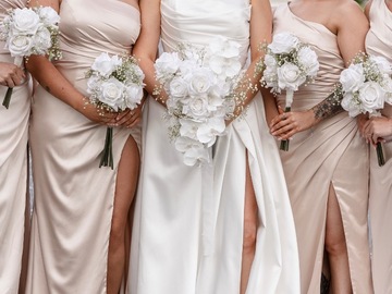 Selling: 10 x Wedding Bouquets 