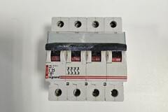 À vendre: Legrand - Disjoncteur DX³ 6000