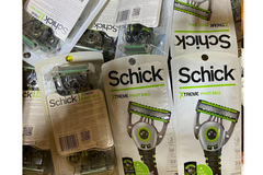 Bulk Lots: 50x Schick Xtreme Pivot Ball 3 Disposable Razors