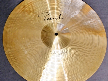 Selling with online payment: Paiste Signature 16" full crash cymbal  weighs 1030 grams