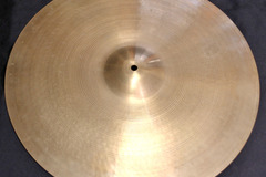 Selling with online payment: 1960s Zildjian 20" Crash-Ride cymbal weighs 2470 grams