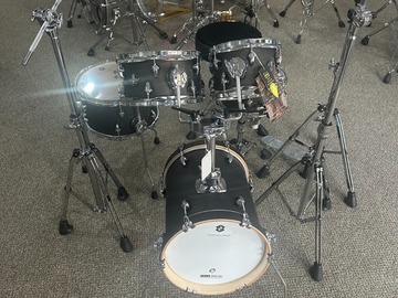 Selling with online payment: SOUNDWAVE MASTER GALAXY SERIES TRAVELER MINI DARK NIGHT DIAMOND D