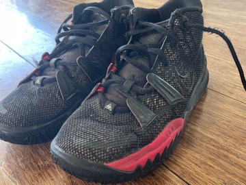 Selling with online payment: Nike Kyrie 7s