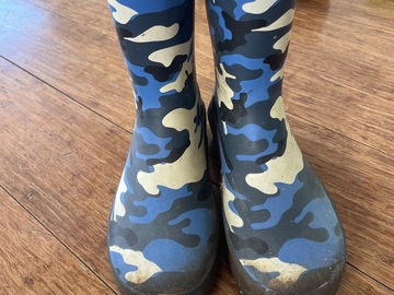 Selling with online payment: Blue camo gumboots