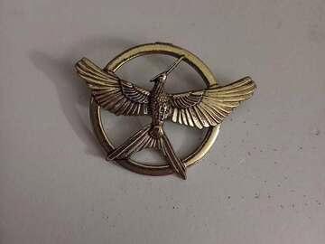 Selling with online payment: Hunger Games MockingJay Pin