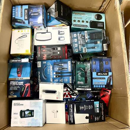Assorted Electronics and Accessories - 150 Pieces - Simplelots Bulk ...