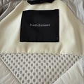 General outdoor: Peak Performance Insulated ski jacket 