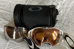 Winter sports: Oakley Flightdeck Ridgelick Lens Swop System with 2 lenses
