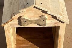 Selling: Reclaimed Pallet Dog house