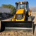 En alquiler: RETROPALA JCB 4X4