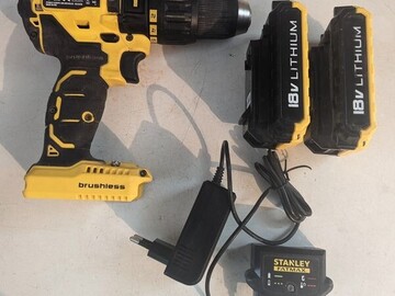 À vendre: Perceuse Stanley