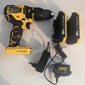 À vendre: Perceuse Stanley