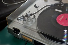 Je cherche: J'achète platine vintage avec bras en "S" même en panne