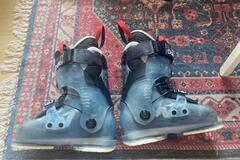 Winter sports: Dalbello Women's Ski Boots 23.5