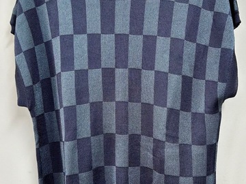 Selling: Super chic Morgan top