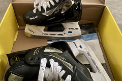 Verkaufen mit Online-Zahlungen: True Eishockey Schlittschuhe Catalyst 7 Jr