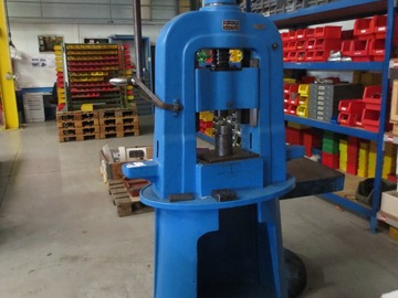 À vendre: Presse OSTERWALDER (SUISSE)