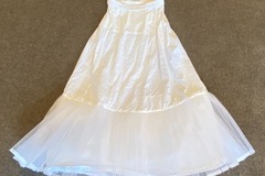 Selling: White Wired Wedding Petticoat
