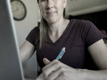 Wellness Session Packages: Desk Reset: Ergonomic Optimization & Stretch Session with Shannon