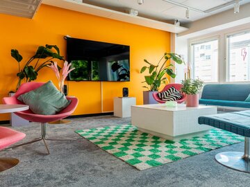 Creative center: Curvy Corner Creative HUB