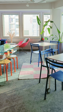 Curvy Corner Creative HUB
