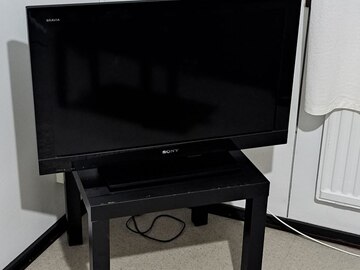 Myydään: TV