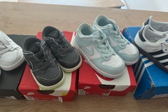 Selling with online payment: Toddler 4C Nike Dunk Low/ Black & Neon 