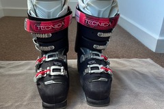 Winter sports: Tecnica Mach1 LV W women’s ski boots