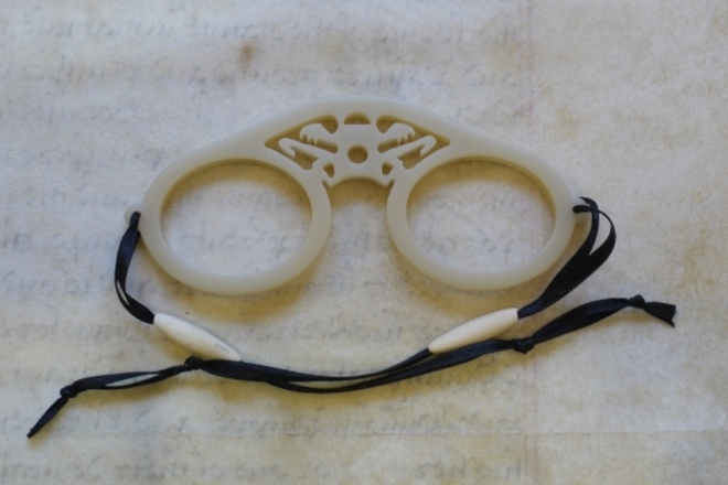 Zierbrille der Renaissance, wie Elfenbein