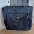 Offre: Housse de voyage pour costumes/robes