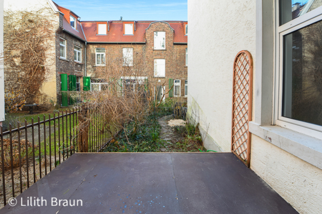 Großzügige 5-Zimmer-Altbauwohnung in Frankfurt am Main/Bornheim