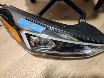 Selling with online payment: 2019 to 2021 Huyndai Tucson - Right Headlight
