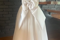 Selling: Flower Girl Dress