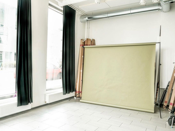 Renting out: Studio valokuvaajalle