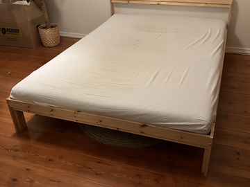 Annetaan: IKEA Bed frame + base (140cm)