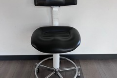 Gebruikte apparatuur: Jörg & Sohn Tandarts/assistente werkstoel  