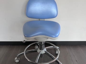 Gebruikte apparatuur: Synco T3 Tandarts/assistente werkstoel  