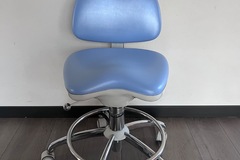 Gebruikte apparatuur: Synco T3 Tandarts/assistente werkstoel  