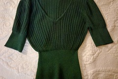 Selling: Sparkly green top