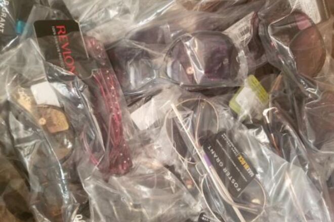 125 ASSORTED FOSTER GRANT SUNGLASSES