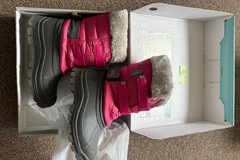 Winter sports: Girls snow boots size 13