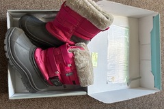 Winter sports: Girls snow boots size 3