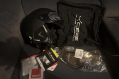Winter sports: Cebe ski helmet with visor and spare visor brand new comes with h