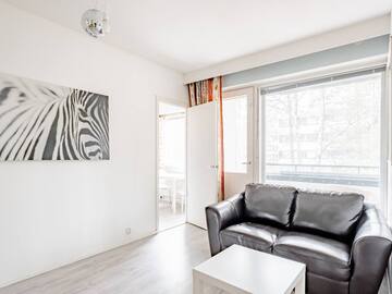 Annetaan vuokralle: furnished room (girl only) in Tapiola close to campus