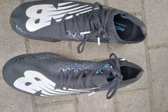 Rent per day (same day return): Track and field running shoes 