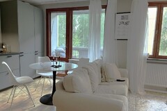 Annetaan vuokralle: KALUSTETTU/FURNISHED: TYYLIKÄS, MODERNI HYVÄKUNTOINEN KOLMIO 