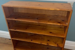 FREE: Wooden bookshelf