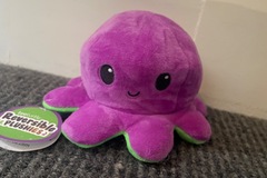 Selling with online payment: Purple and green reversible octopus 